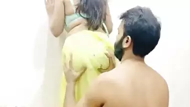 Saari Mein Indian Girl Ki Chutt Chudai Or Gaand Lene Ka Mzza