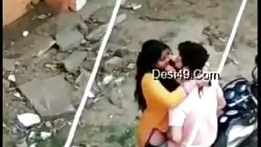 Desi mms video of cheat wife fucking with her servant outdoor, caught by hubby
