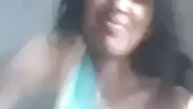 College GF exposing naked for BF to avoid breakup