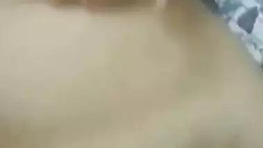 Unfaithful Desi wife lets lover film XXX video where she shows pussy