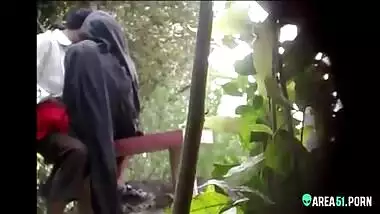 Kinky school girl fucked with BF outdoor bench In park. Desi voyeur сaught on mms