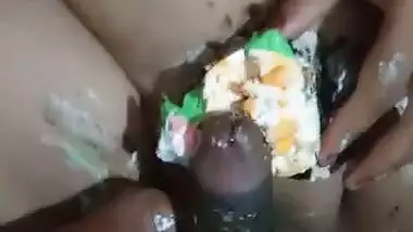 Man uses cake to spice up his sex in desi sex video