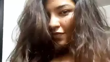 Seductive Indian girl topless big boobs showing selfie