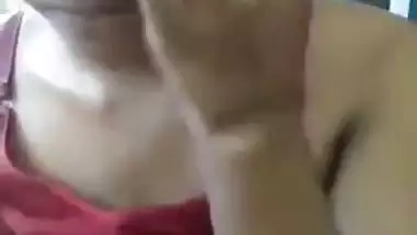 Slim Bangladeshi Bhabhi exposes bush in XXX video for her XXX lover