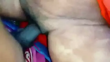 Desi village aunty show her nude body outdoor