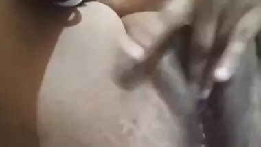 Bhabhi Doing Phone Sex While Masturbating Hot Pussy - Indian Bhabhi And Desi Bhabhi