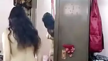 Desi girl with curvy and beautiful ass nude selfie for bf