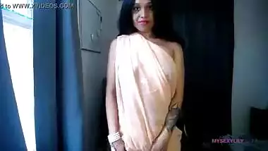Indian Porn Videos Of Horny Lily Masturbating Showing On Live Webcam