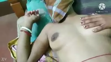 Desi wife fingerings with his pussy