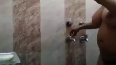 Desi girl satisfies BF's sex dreams by recording XXX relax in shower