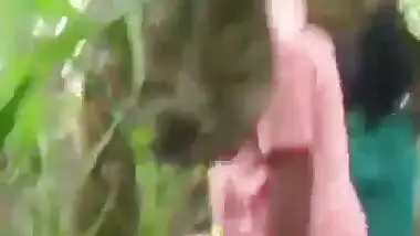 Desi outdoor sex of a Kolhapuri couple on a Banana farm