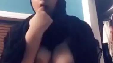 Busty Paki girl Zainab