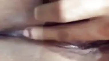 Horny Indian woman seduces her naughty body