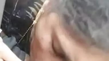 Telegu Desi XXX wife gives a good blowjob in a car MMS video