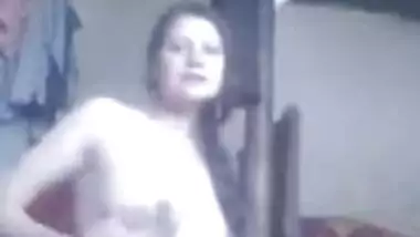 Kashmir gal stripes salwar full nude show to bf mms part 2