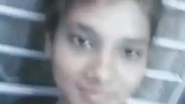 Desi sexy busty bitch selfie MMS video to make you feel horny