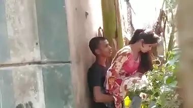 Man fucks Desi wife's XXX cavity in the reverse cowgirl pose outdoors