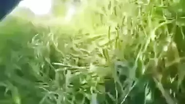 Farmer fucks a lady laborer on the farm to enjoy outdoor sex