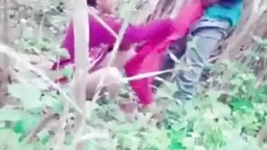 Naughty Kerala aunty gets outdoor sex and caught by a voyeur, Desi mms sex