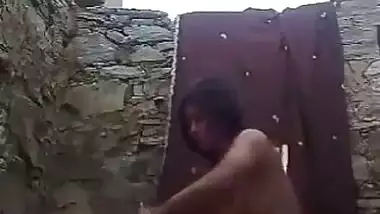 Bangladeshi village girl nude bathing video