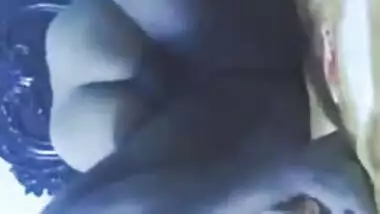 XXX riding is key to customer as the quick-witted Desi girl thinks