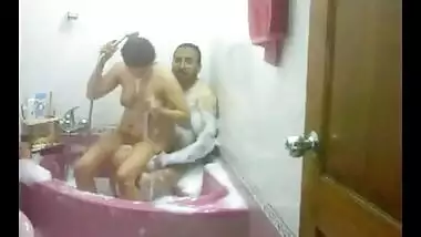 Big ass Indian aunty nude bath videos taken by her lewd husband for you