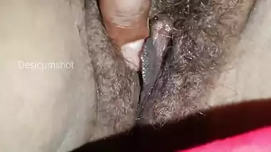 Chut Ki Massage Kar Aunty Ko Pani Pani Kar Di Uske Dever Ne