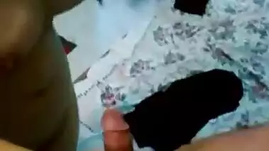 Beautiful girl making a desi xxx video for the first time with her lover