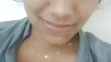 Desi hot girl ka nipple