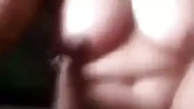 It isn't a problem for Desi wife to demonstrate XXX parts on camera