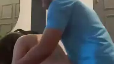 Horny guy drills his sexy GF’s hole in the Indian sex MMS