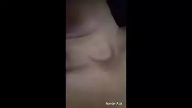 A guy bangs his GF and cums on her in an Indian xxx MMS