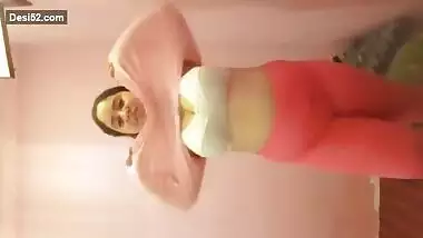 Sexy Girl Showing Her Big Boobs