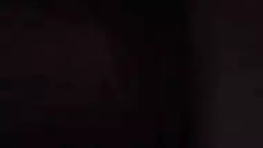 Skinny Desi XXX whore rocks out to the fullest in this MMS video