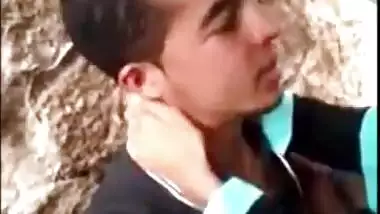 Skinny Indian gal caught riding lover's dick outdoor in Desi mms clip