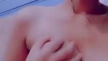 Beautiful Pakistani girl nude selfie MMS