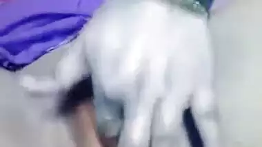 Desi XXX bitch masturbates pussy on webcam while husband is at work