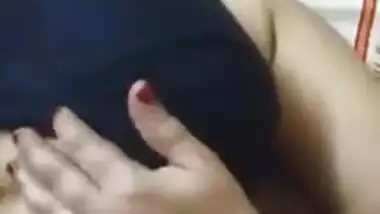 Indian man examines shaved XXX pussy of fat spouse before sex in bed