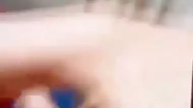 Outdoor xxx MMS of a girl sucking a dick in a car