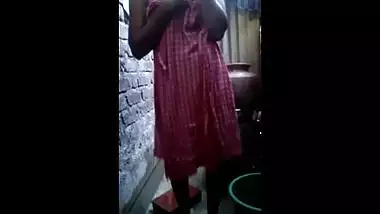 Bengali big boobs teen outdoor bath mms