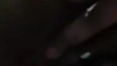 Chubby Srilankan girl nude MMS video