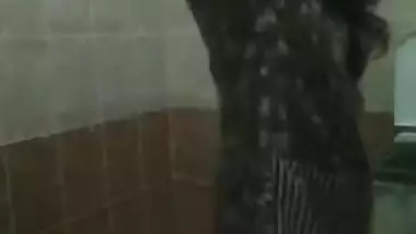 Amateur sex footage of Indian belle washing her XXX body in shower
