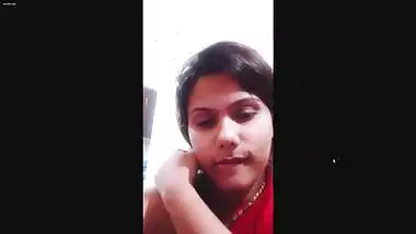 Desi cute bhabi very hot selfie video making-2