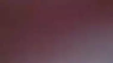 Desi sets the phone camera on to film her sex body for XXX fan