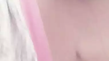 Married Indian girl with sexy face acts as XXX model while hubby isn't home