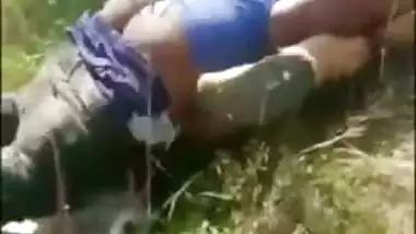 Desi XXX mms, nasty Mallu couple was caught fuck outdoor in bushes