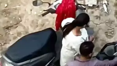 Man pays a whore and fucks outdoors in Indian xxx MMS