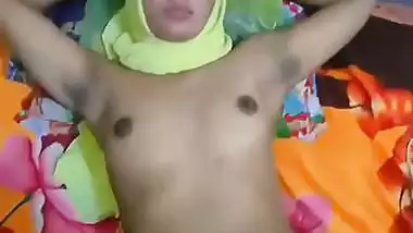 UP Muslim girl’s first desi sex MMS with her cousin