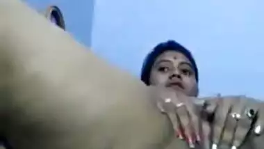 Fingering can't be compared to sex but it also gives XXX Desi babe pleasure