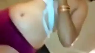 Indian girl's XXX parts are exposed till she hides sex body under outfit